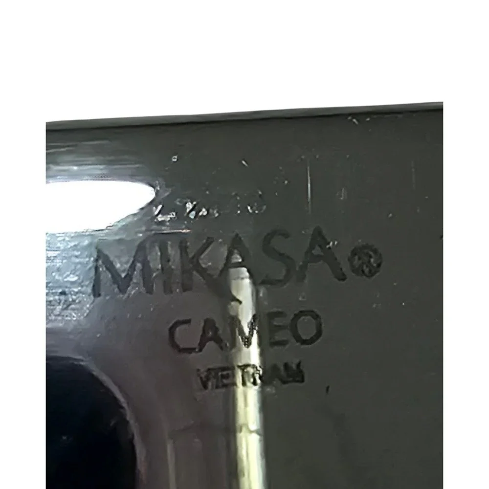 Mikasa Cameo 18/10‎ Stainless Steel Gold Accent Flatware 2 Place Settings